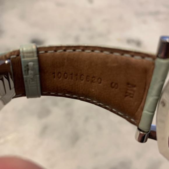 Bvlgari Womens Assioma SS Mother of Pearl Lt Blue leather with pave diamonds - Picture 5 of 10